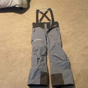 Stio bib ski pants, size M, length- short, like brand new, worn 4 times